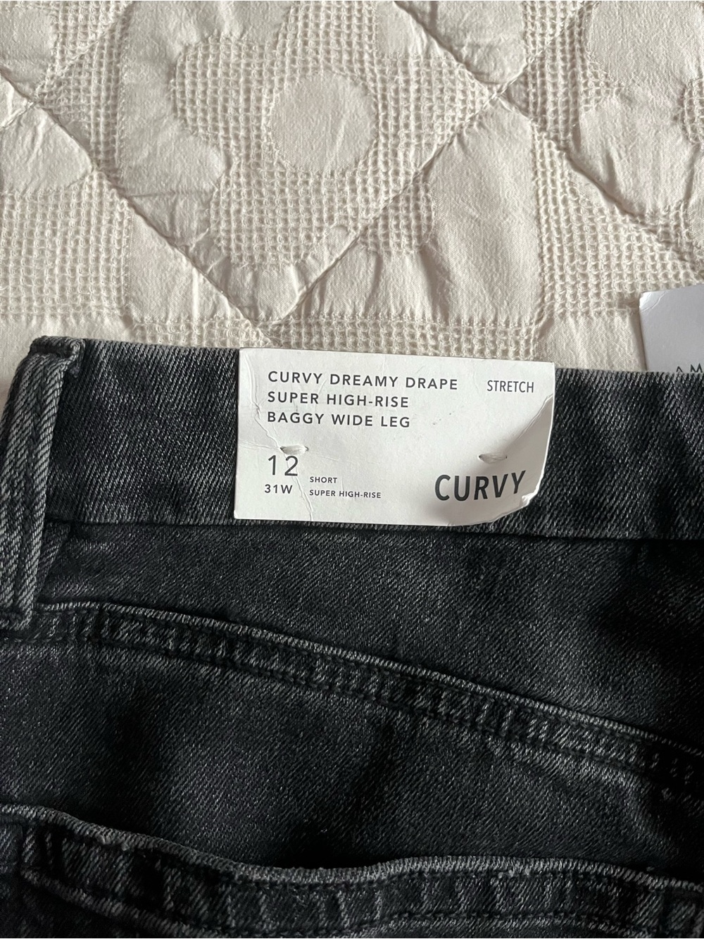 American Eagle CURVY DREAMY DRAPE
SUPER HIGH-RISE
BAGGY WIDE LEG Size 12 - Picture 5 of 8